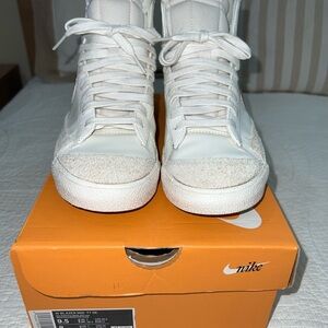 Nike Women’s Blazer Mid '77 SE Box Label - Sail/Particle Beige